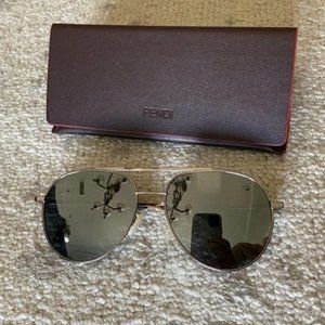 FENDI Women's mirrored Sunglasses